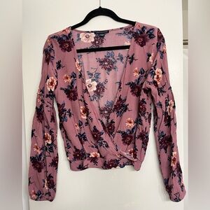 American Eagle Women’s Long Sleeve Floral Wrap Top. Size XS